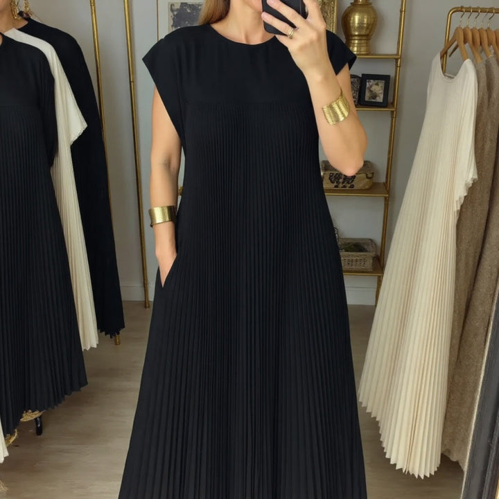 Gwendoline - Pleated Maxi Dress